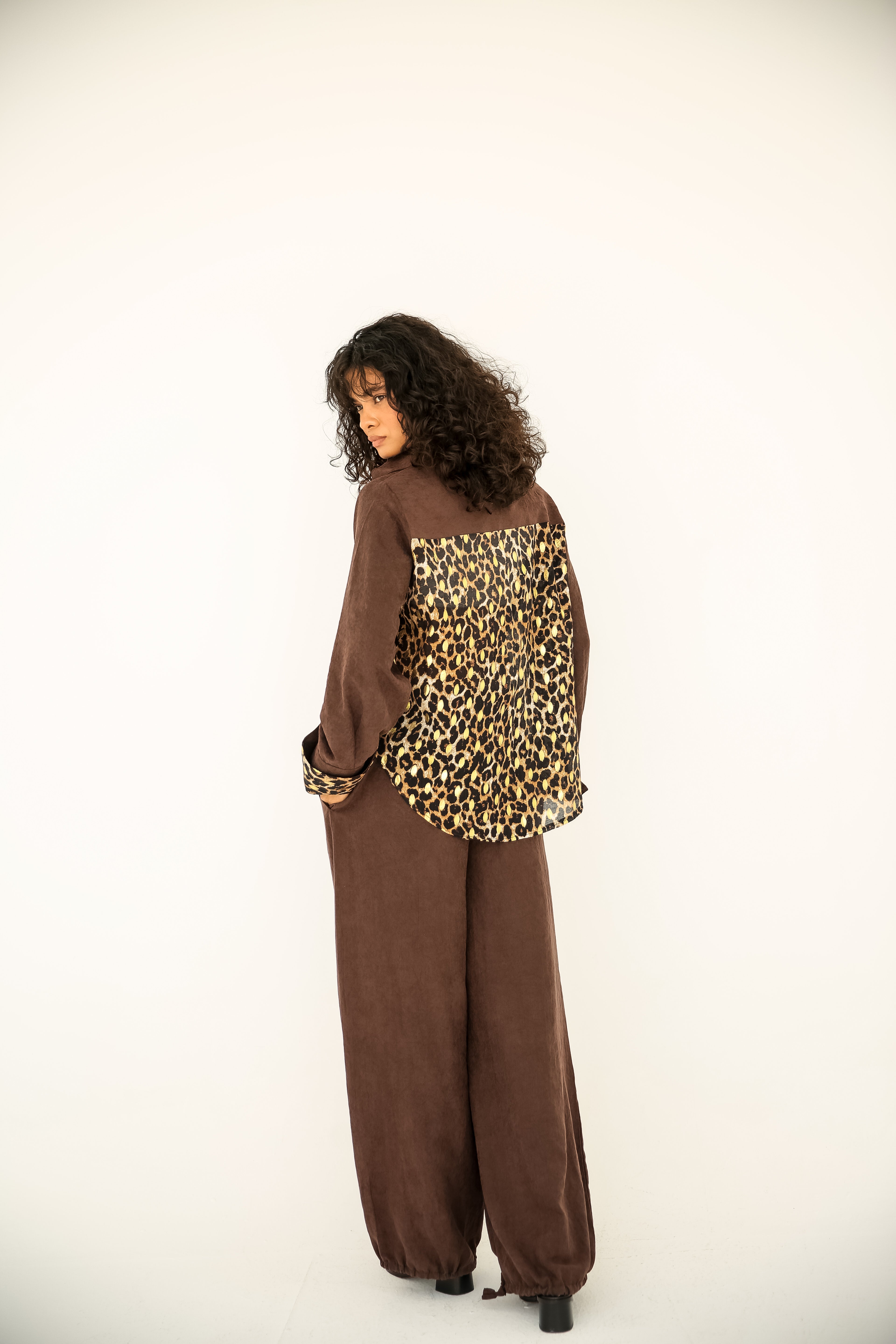Cobra fabric set with colored foil trim in Brown