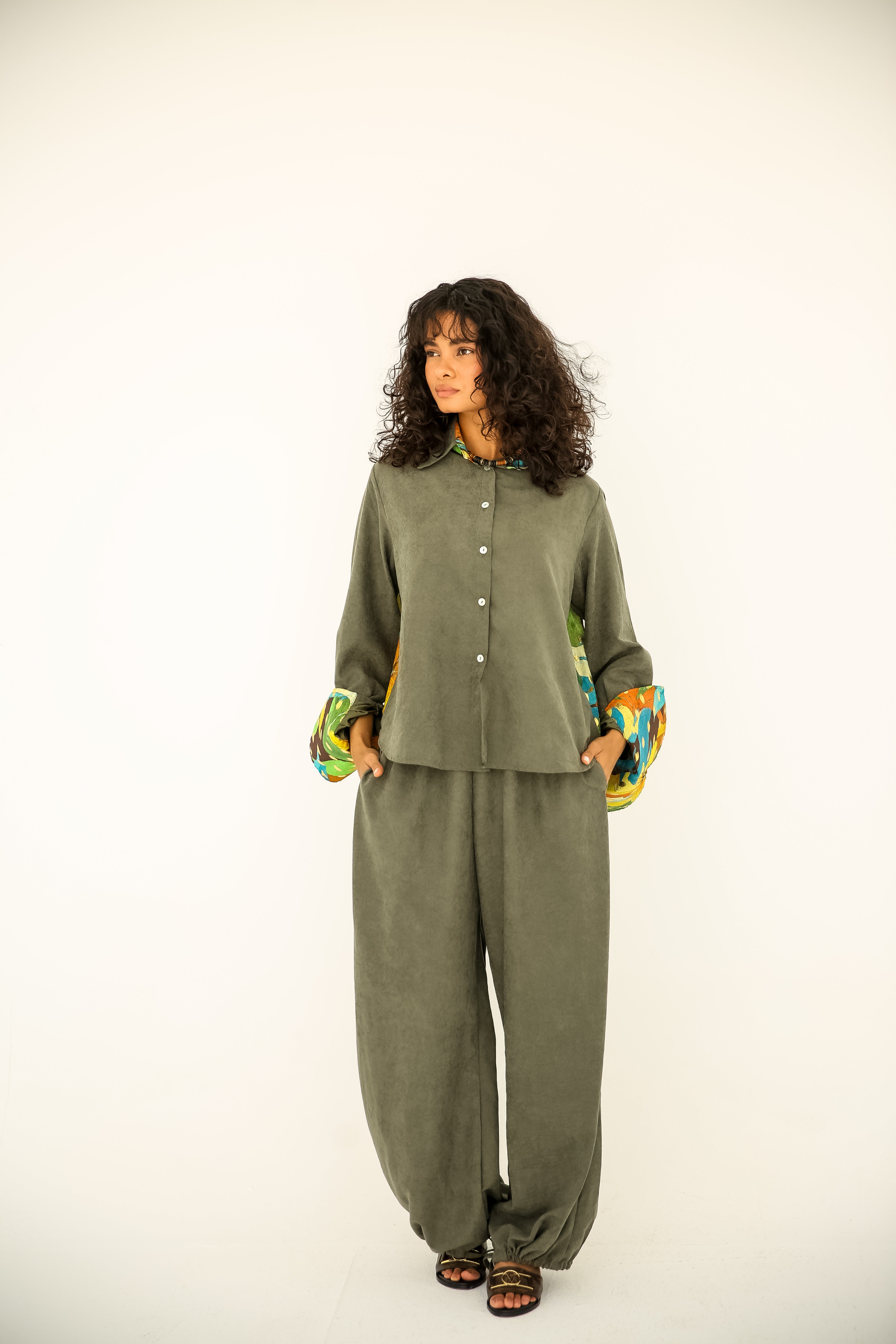 Cobra fabric set with colored foil trim in Olive