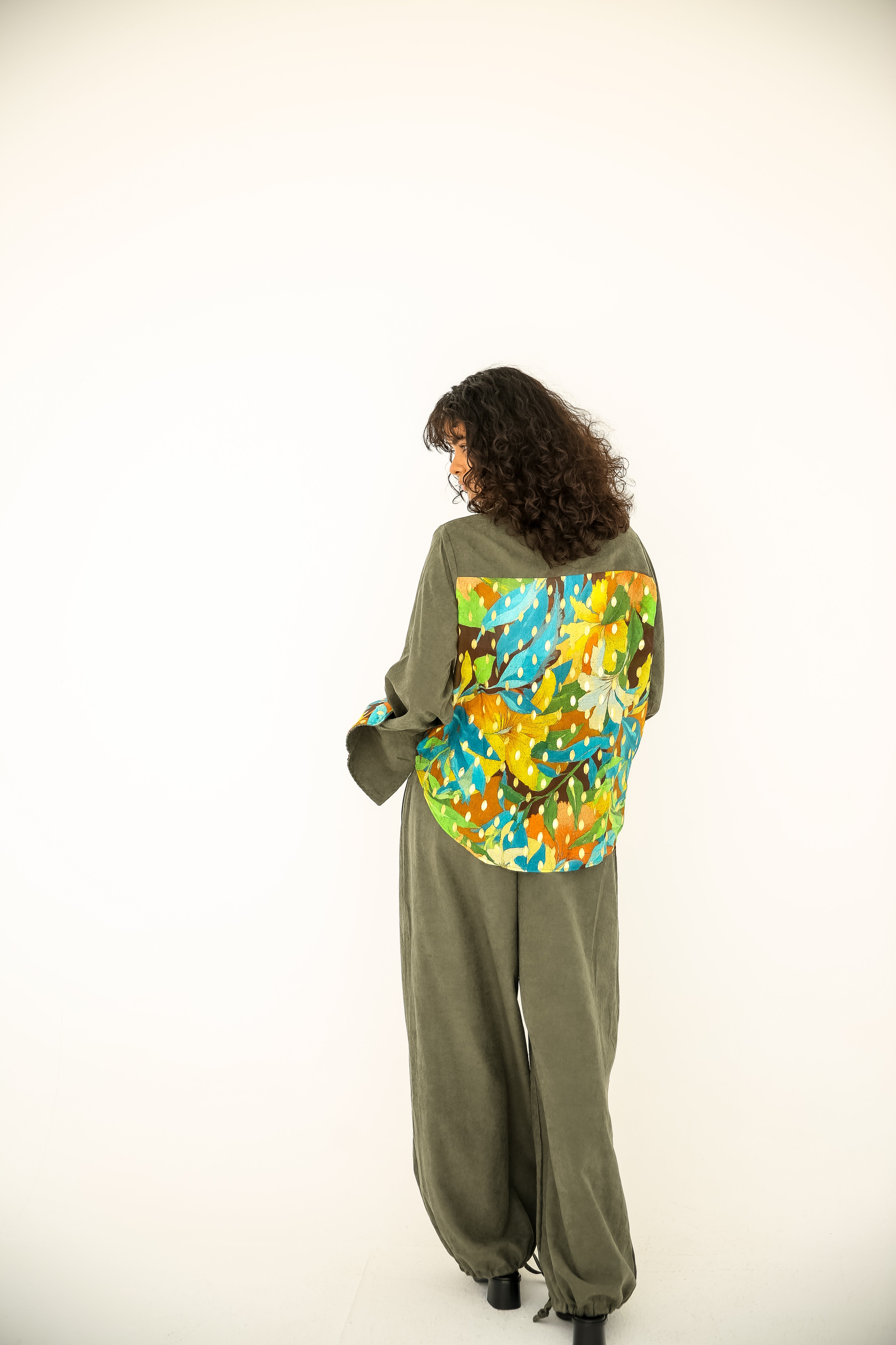 Cobra fabric set with colored foil trim in Olive